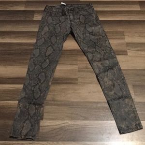 Snake skin looking skinny jeans